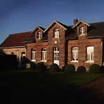 D'hotes & Du Chateau De