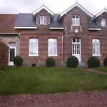 D'hotes & Du Chateau De Bed & Breakfast