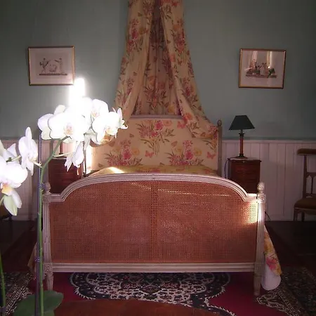 D'hotes & Du Chateau De *