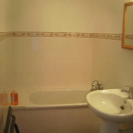 D'hotes & Du Chateau De Bed & Breakfast *
