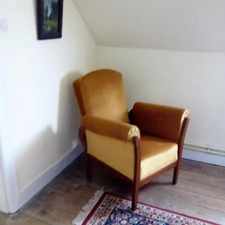 D'hotes & Du Chateau De Bed & Breakfast