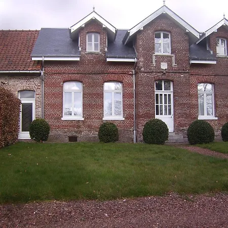 D'hotes & Du Chateau De Bed & Breakfast