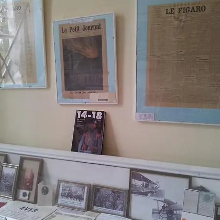 D'hotes & Du Chateau De Bed & Breakfast Grand Rullecourt